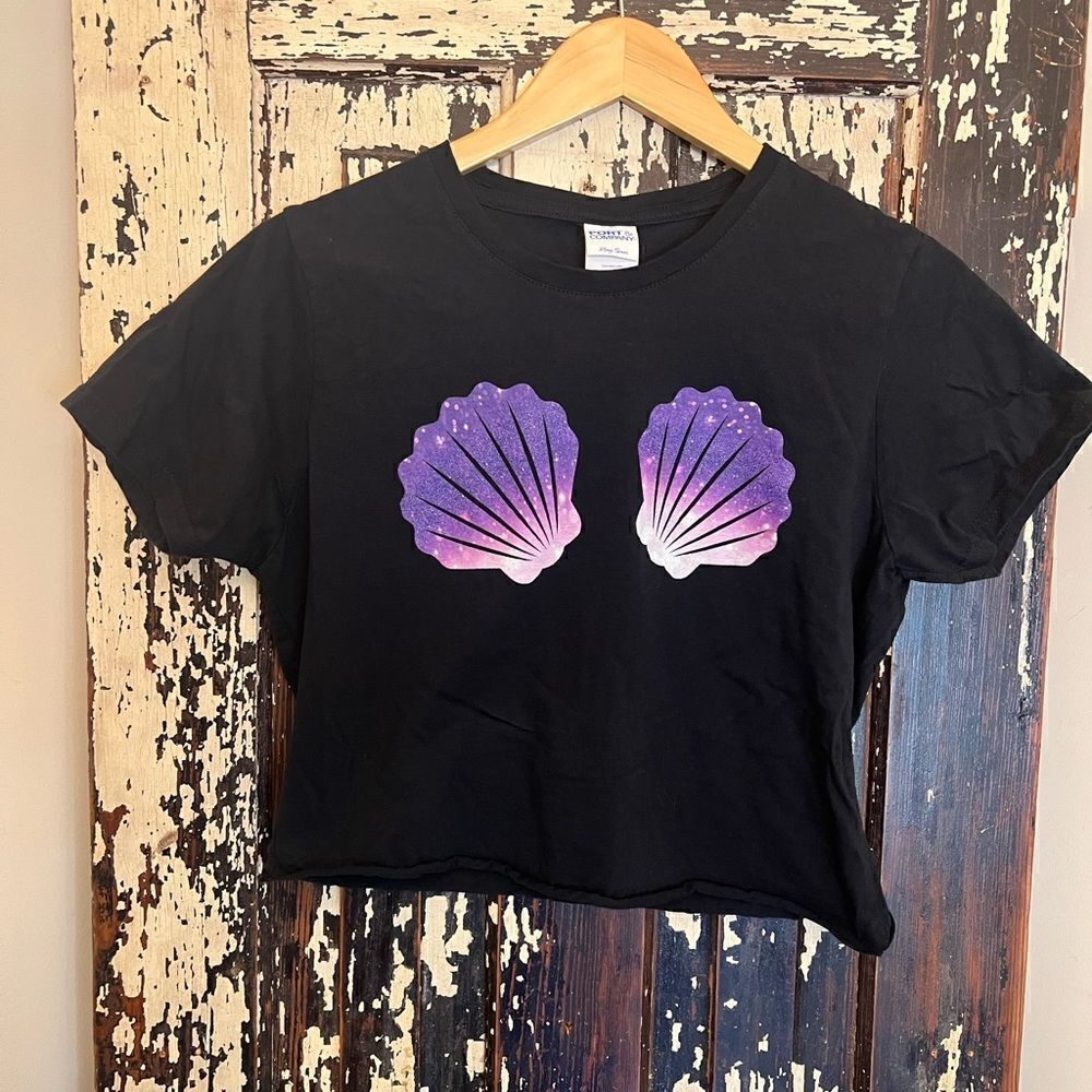 Women’s Shell vacation crop top. Size M.